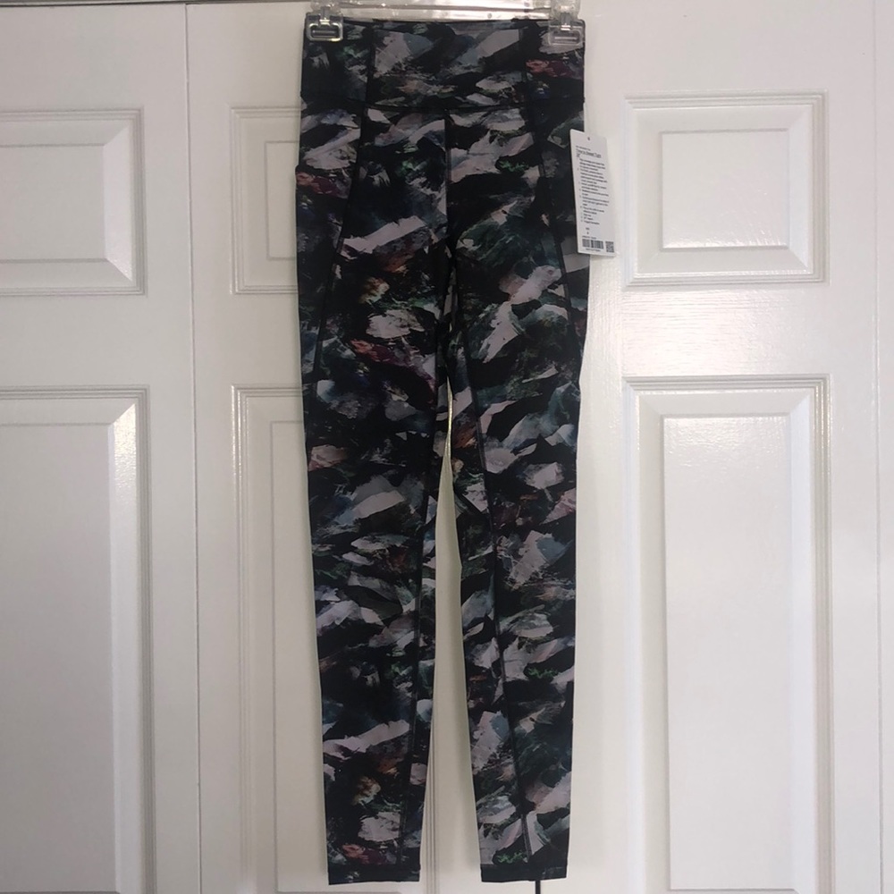 Lululemon NWT Time to Sweat Tight 28” size 4 multi